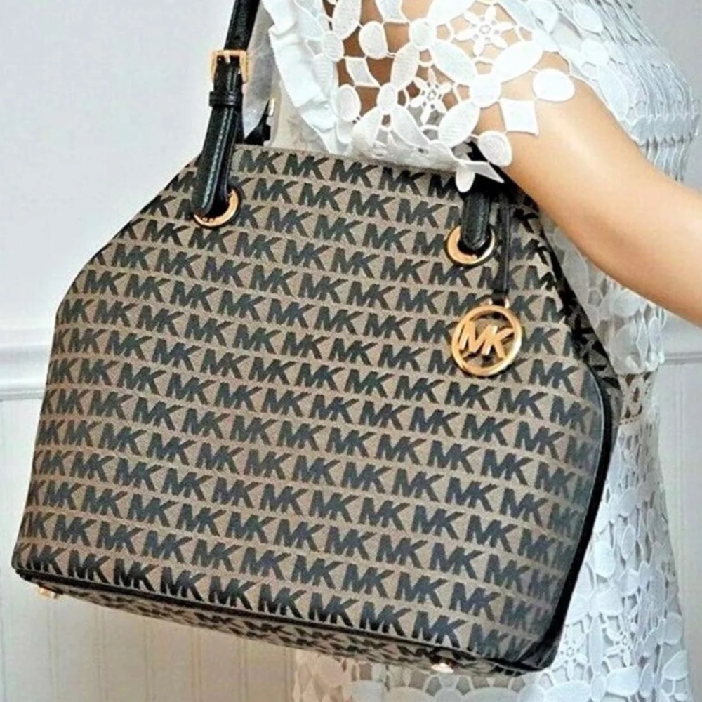 Michael kors jet set item grab bag signs